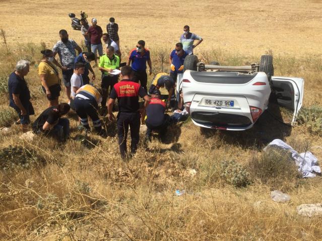 Muğla’da otomobil tarlaya devrildi: 3 yaralı