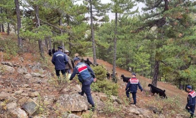 Uşak’ta jandarma, kaybolan keçileri drone ile buldu