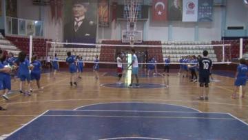 İzmir Büyükşehir Belediyesi Yaz Spor Okulları 20 Haziran’da Açılıyor