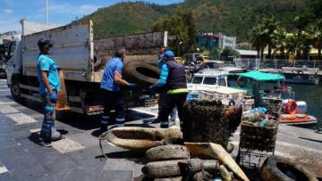 Marmaris Belediyesi’nden Karada ve Denizde Temizlik