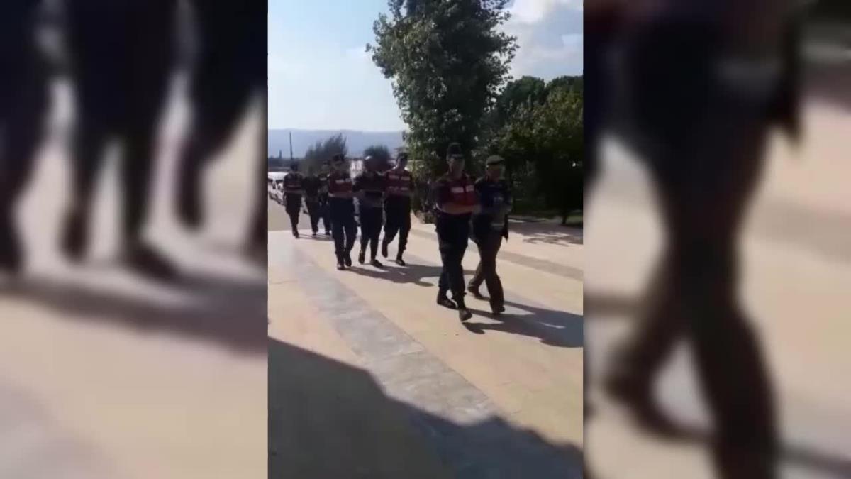 İzmir’de Aranan 18 Suçlu Yakalandı