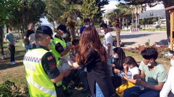 İzmir’de ‘yasa dışı geçiş’ operasyonlarında 446 kaçak göçmen yakalandı