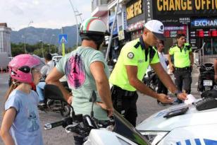 Marmaris’te kask takmayanlara 2 saat içinde 100 bin lira ceza kesildi