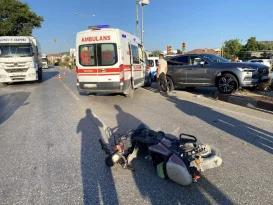 Manisa’da lüks otomobilin çarptığı elektrikli bisikletteki çocuk ağır yaralandı