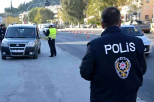 Söke’de trafik denetiminde 14 sürücüye ceza uygulandı