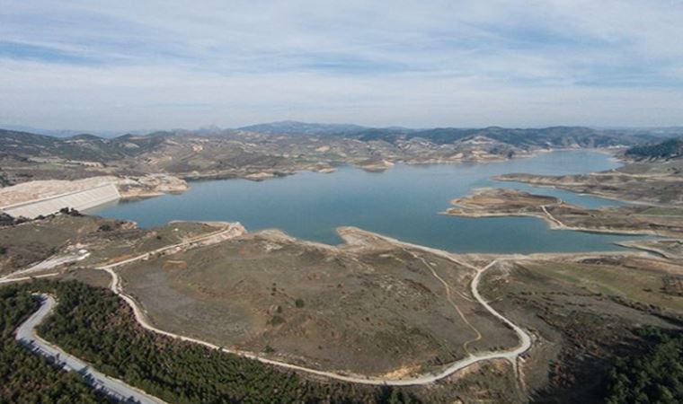 İzmir’in içme suyunu karşılayan baraja son yağışlar 37 günlük su getirdi