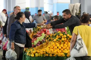 Eskişehir’de Ramazan Ayı’nda Semt Pazarlarında Yoğunluk