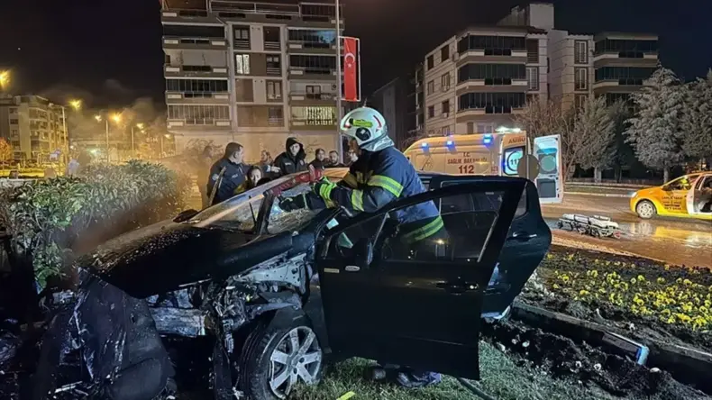 Denizli’de Otomobil Kazası: 1 Ölü, 1 Yaralı