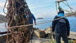 Bozburun’da hayalet ağlar denizden temizlendi