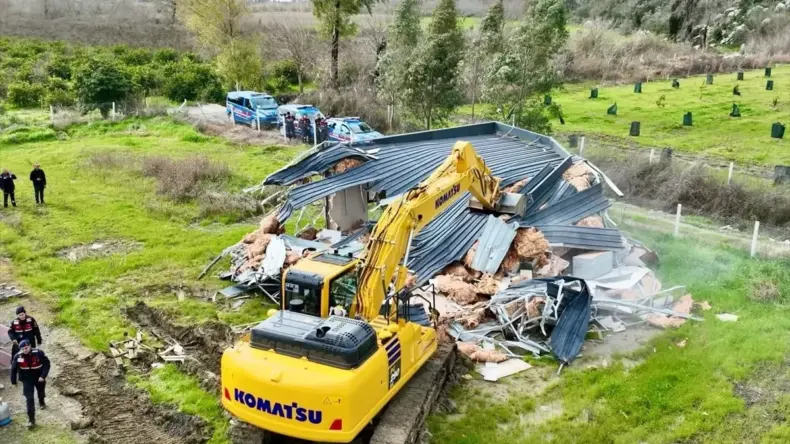 Ortaca’da Kaçak Yapıların Yıkımına Başlandı