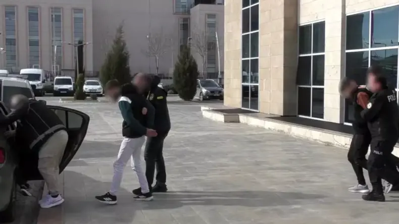 Uşak’ta Uyuşturucu Operasyonu: 3 Tutuklama