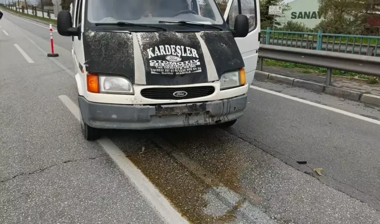 Minibüs Yayaya Çarptı
